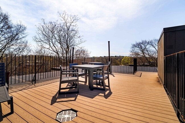 Photo - 90 Kilsyth Rd Townhome