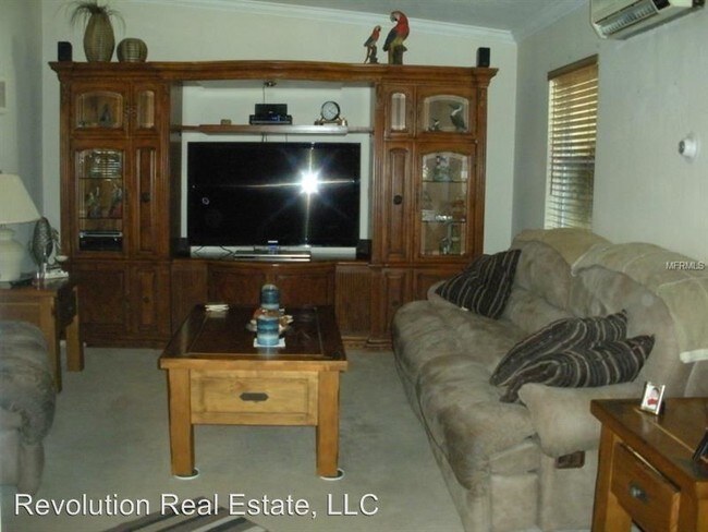 Building Photo - 871 74th Ave N