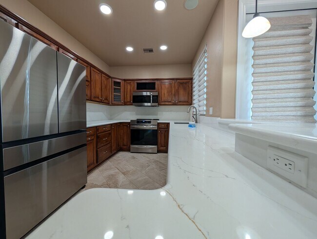 Foto del edificio - 6145 E Cave Creek Rd