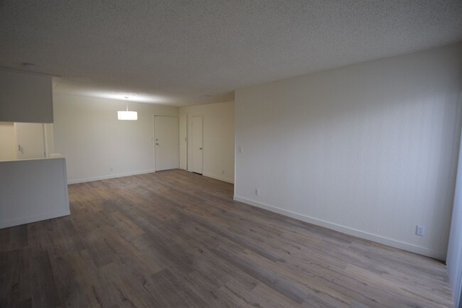 Building Photo - 7032 Remmet Ave