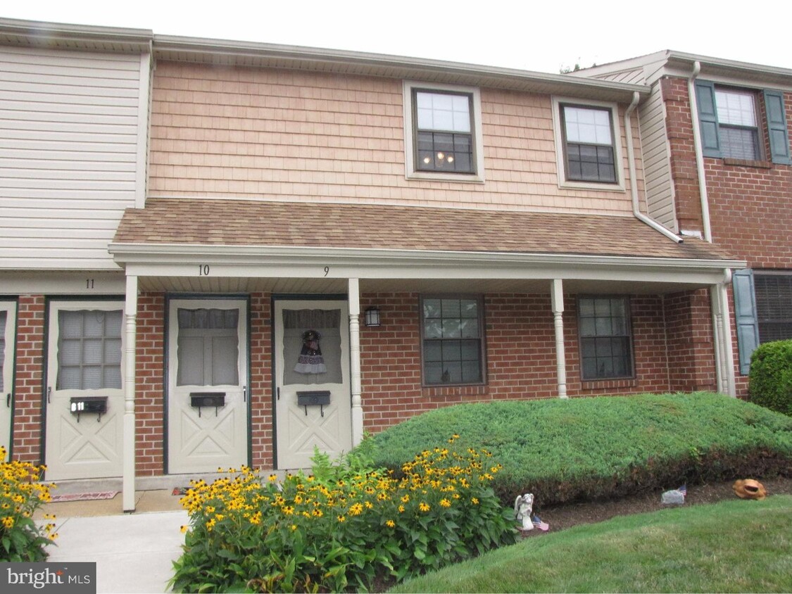 Primary Photo - 1155 York Rd.