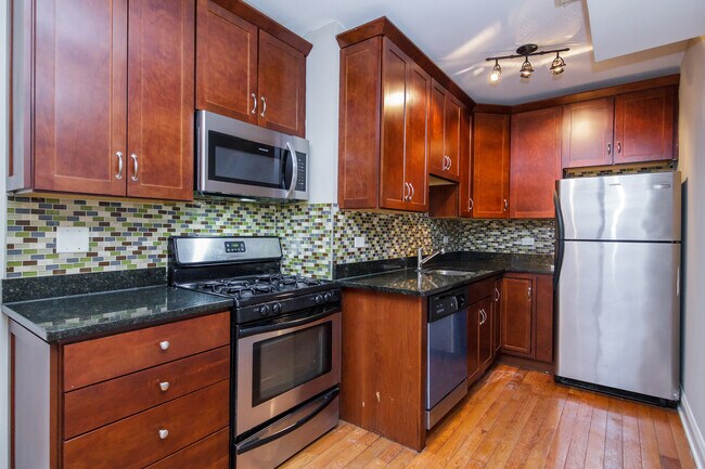 Foto del edificio - 6501 N Claremont Ave