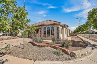 Building Photo - 13470 Everingham St