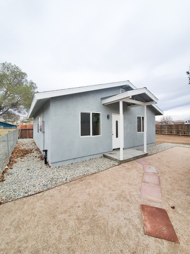 Building Photo - 43348 Echard Ave