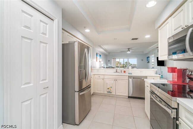 Foto del edificio - 1781 Four Mile Cove Pkwy