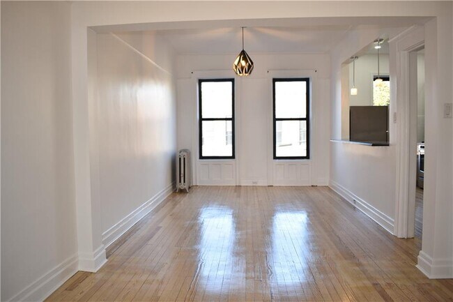 Building Photo - 427 Fenimore St