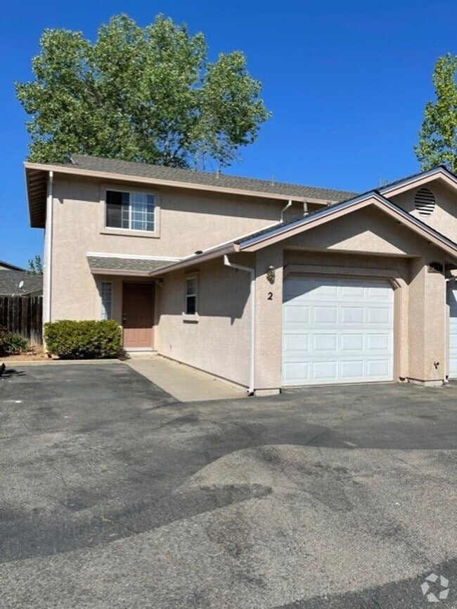 Building Photo - 817 Cally Ct