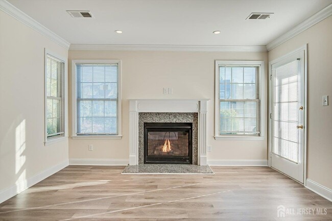 Building Photo - 114 Longfield Ct