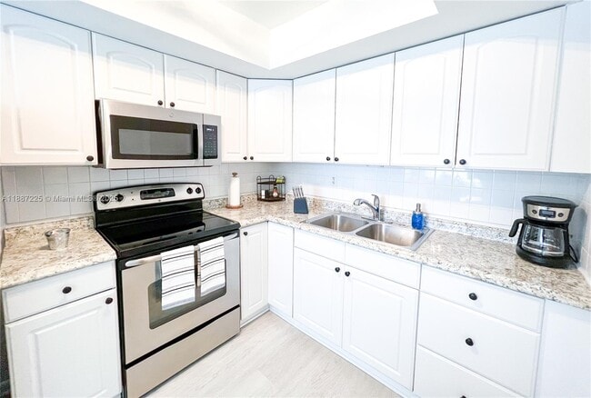 Foto del edificio - 1311 NE 118th St