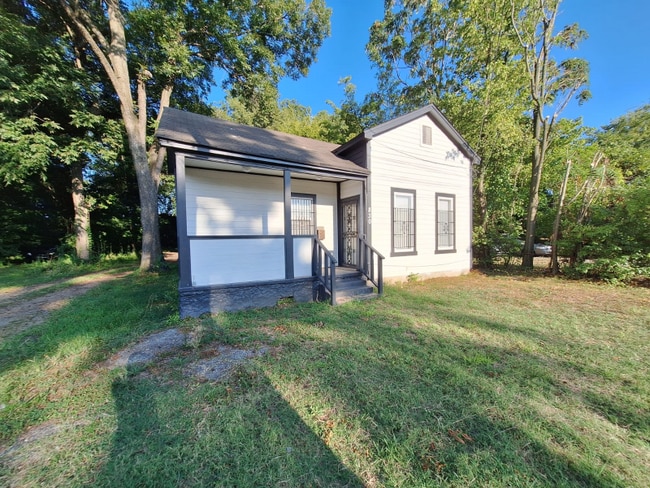 Photo - 830 N 7th St House