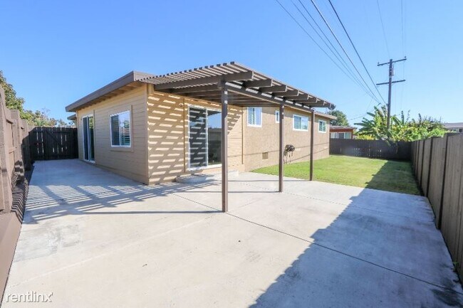 Building Photo - 3 br, 2 bath House - 1036 Second Ave