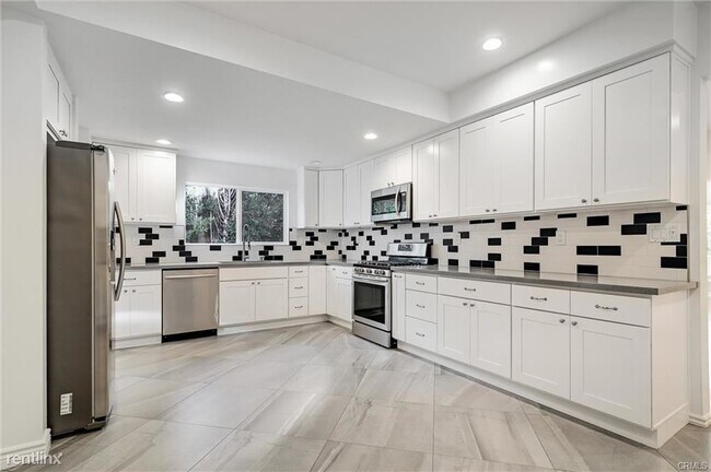 Building Photo - 4 br, 3 bath House - 156 S Edinburgh Ave