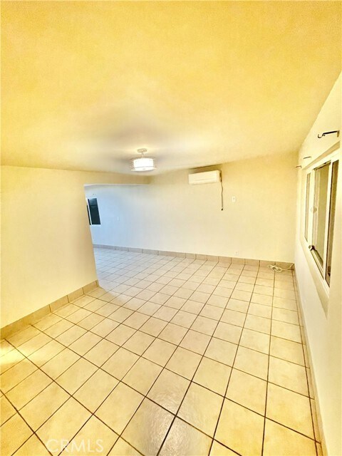 Foto del edificio - 430 S Curtis Ave