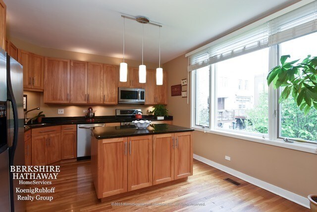 Building Photo - 2671 N Greenview Ave