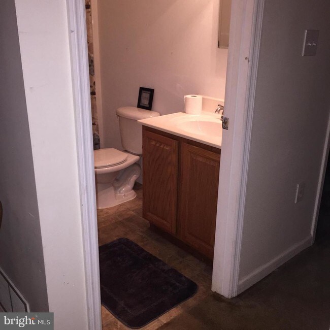 Building Photo - 403 Brynwood Bogs Dr