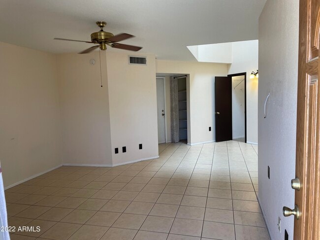 Building Photo - 8854 N 47th Ln