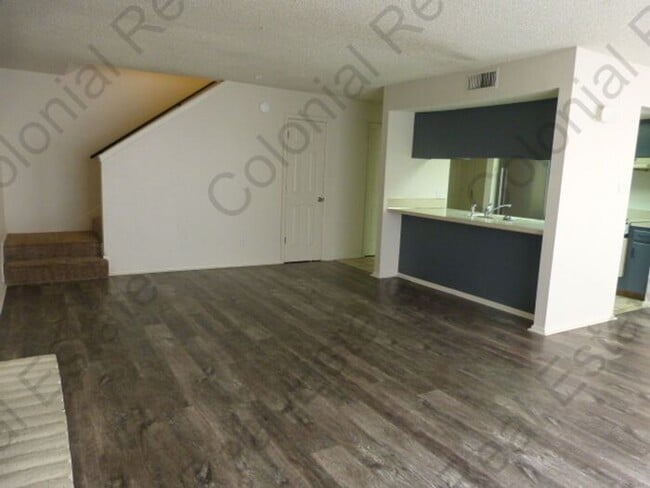 Building Photo - Cozy 2 bedroom 2 bathroom townhome