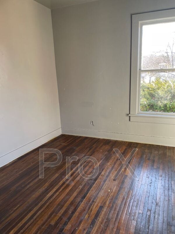 Building Photo - 349 S Wood St