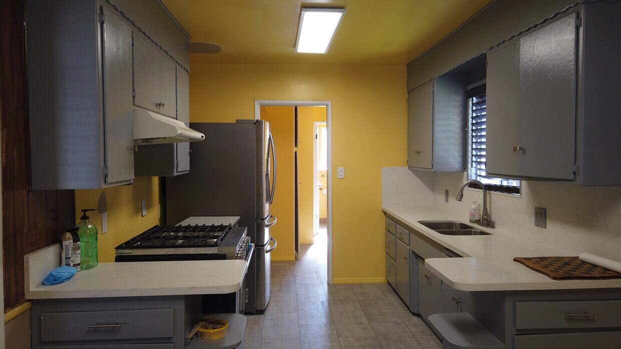 Primary Photo - 3818 W 173rd St