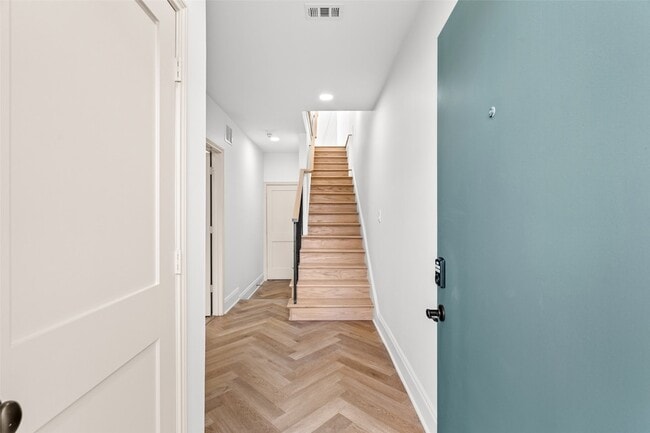 Photo - 4030 Gilbert Ave Apartment