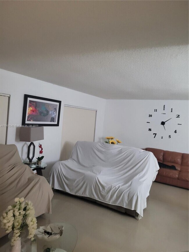 Foto del edificio - 17911 NW 68th Ave