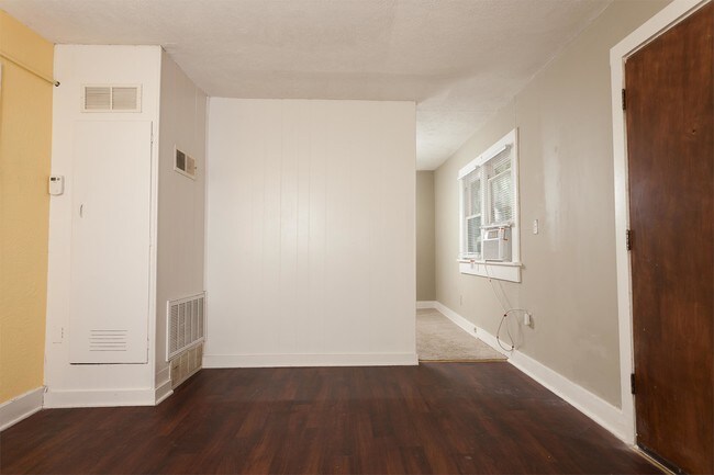 Foto del edificio - 219 S Millwood Ave