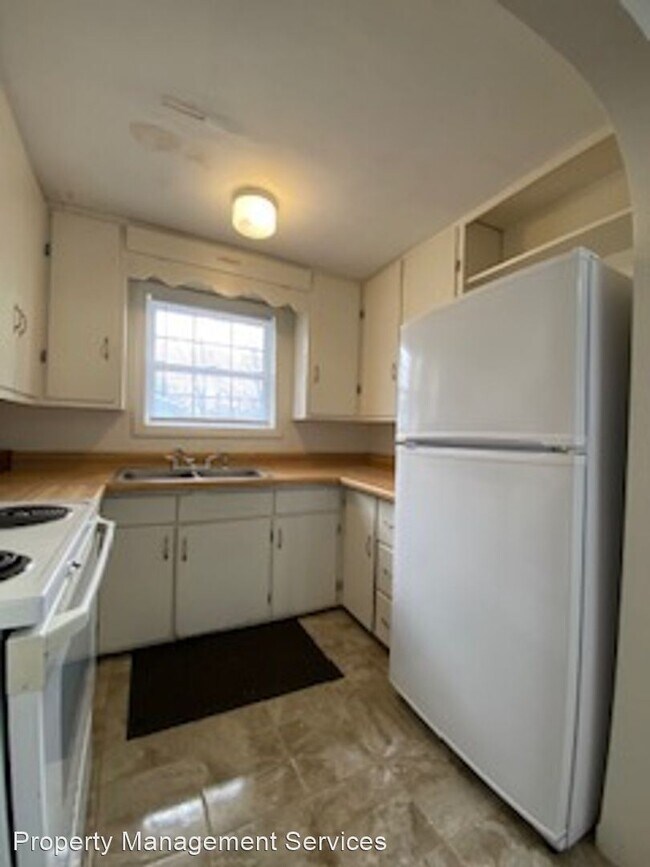 Building Photo - 3 br, 2 bath House - 1011 W Blaine Ave