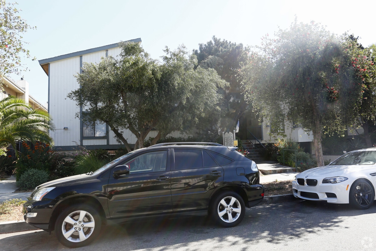 Primary Photo - 3516 Jasmine Ave