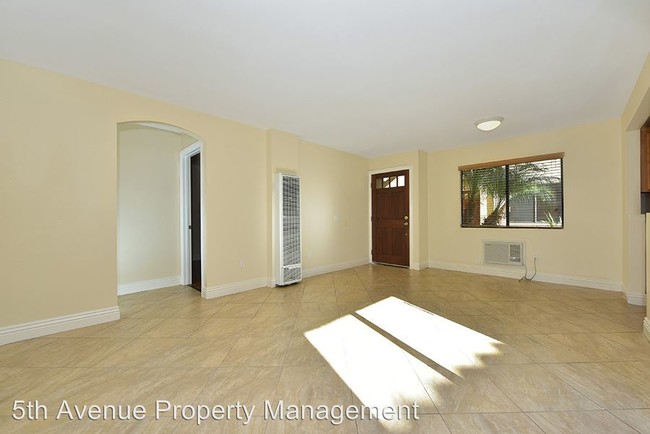 Building Photo - 10178 Camino Ruiz