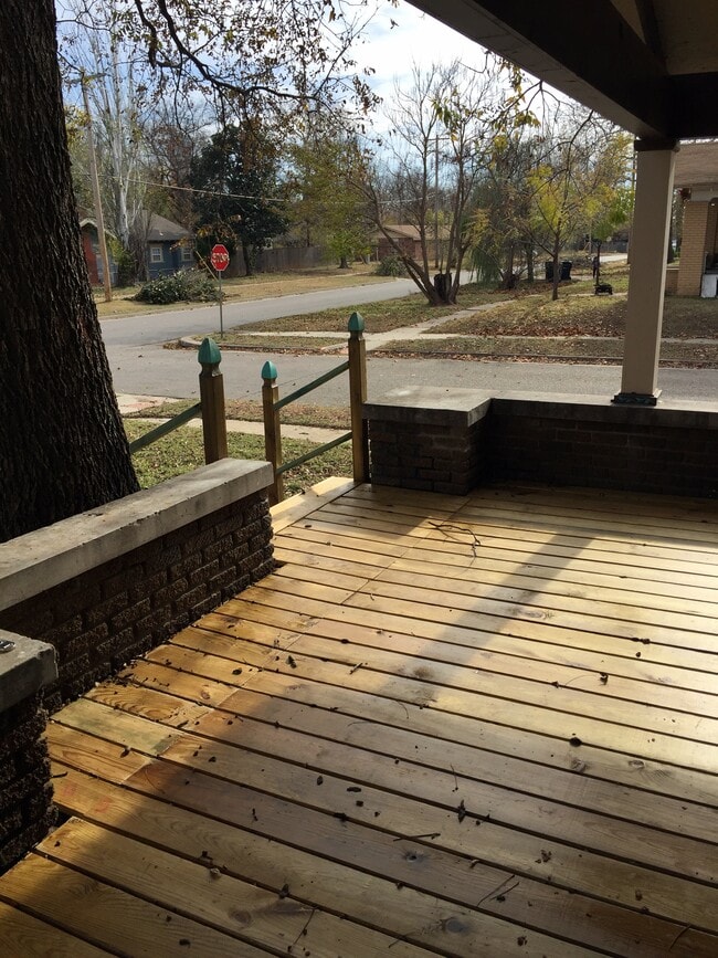 Front Porch - 1301 N Klein Ave