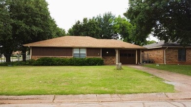 Building Photo - 3001 Stearns Ave