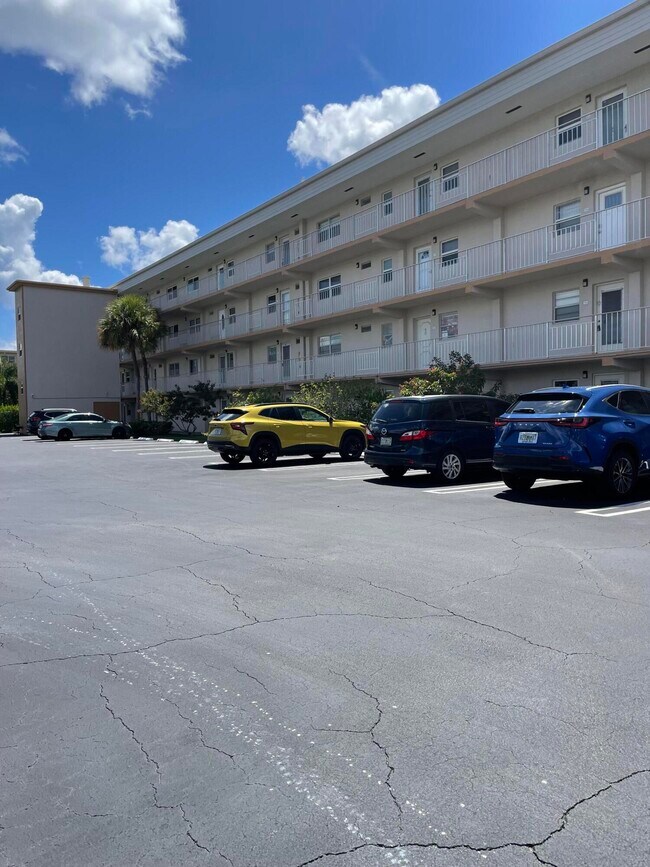 Foto del edificio - 230 NE 26th Ave