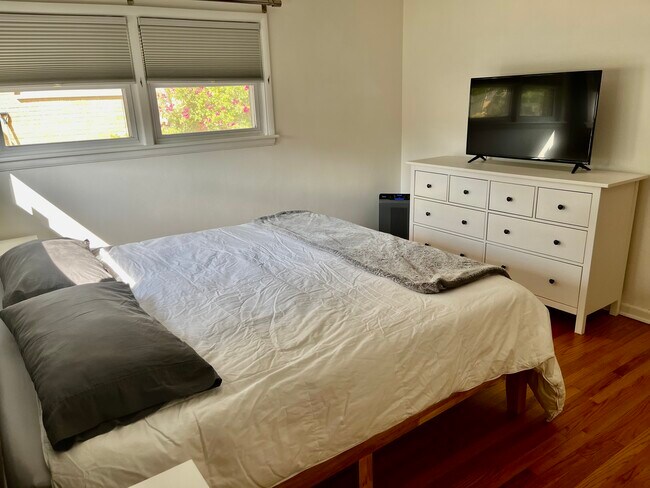 Foto del edificio - 10434 W Hillside Ave