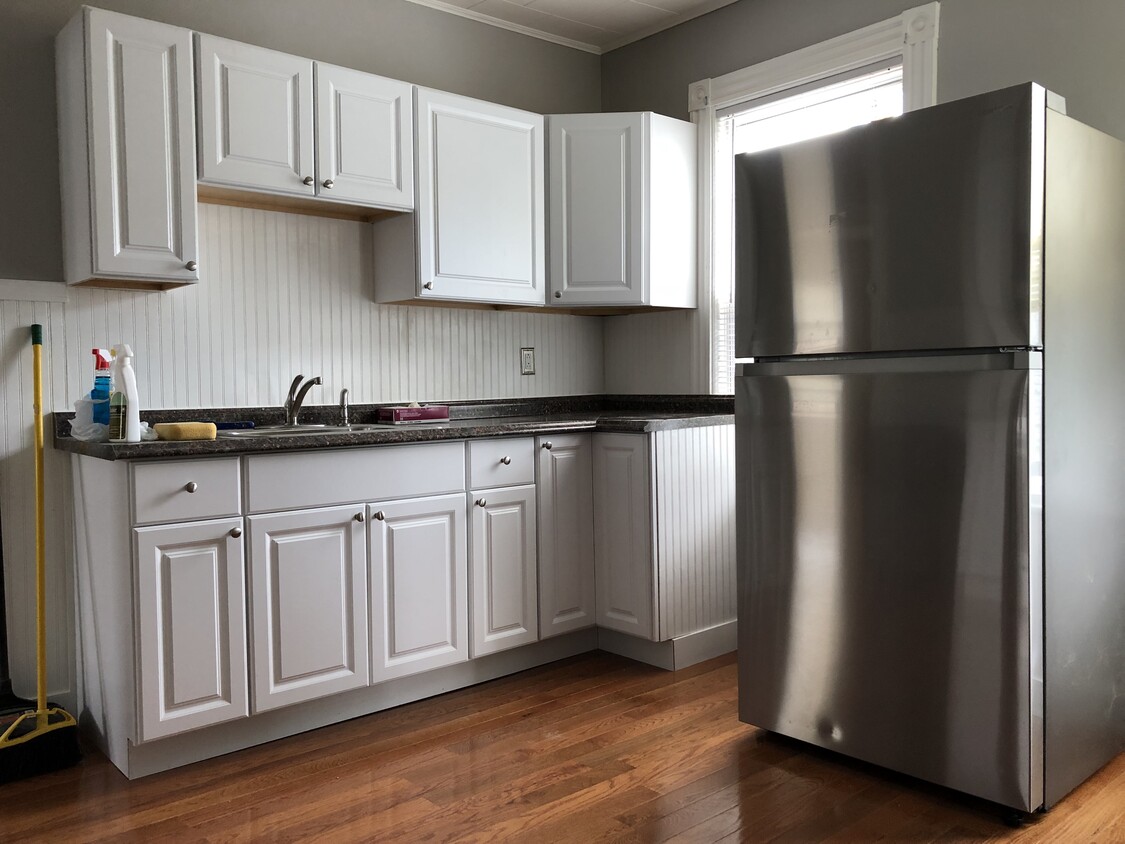 Foto principal - 722 Metropolitan Ave