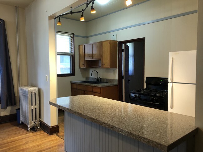 Kitchen - 228 Buckeye St