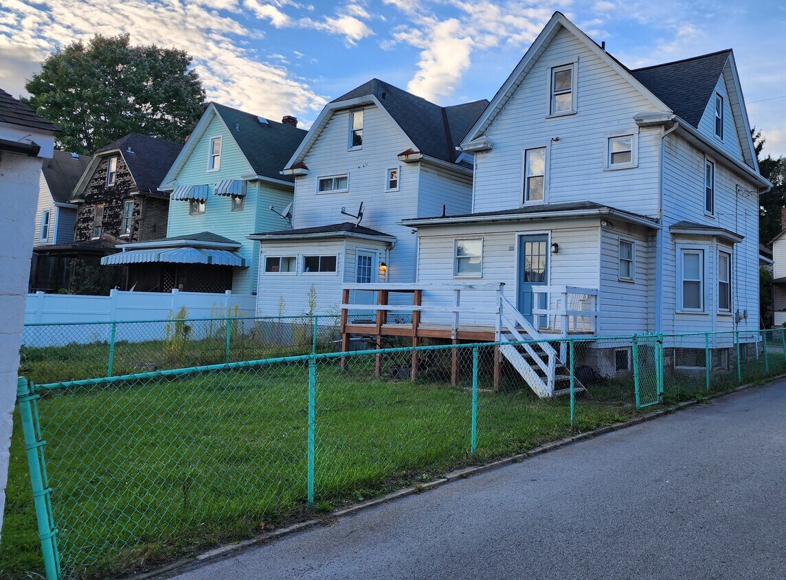 515 State St, Butler, PA 16001 House Rental in Butler, PA