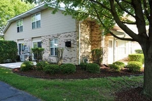 Building Photo - 907 Elderberry Cir
