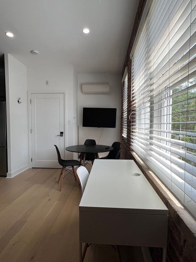 Interior Photo - GEORGETOWN FLATS