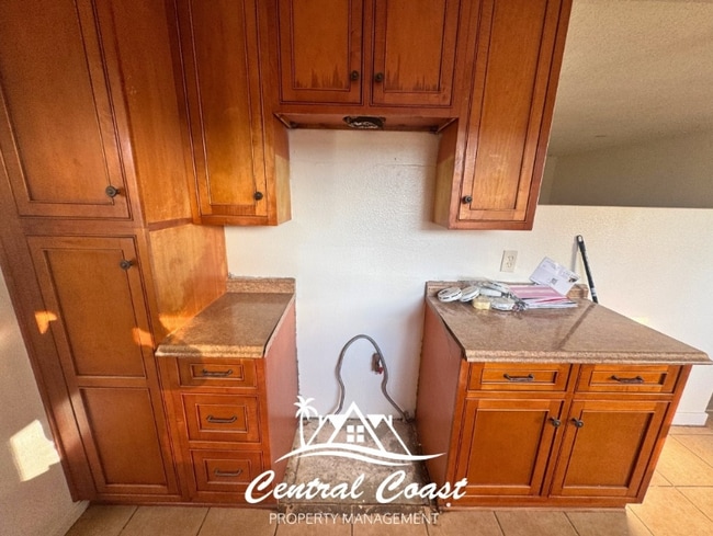 Building Photo - 0 W Camino Colegio