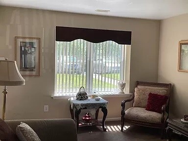 Foto del edificio - 2420 Arbor Ct