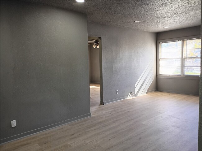 Foto del edificio - 5617 Malmedy Rd