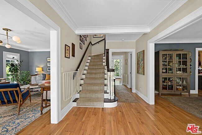 Foto del edificio - 379 N Ridgewood Pl