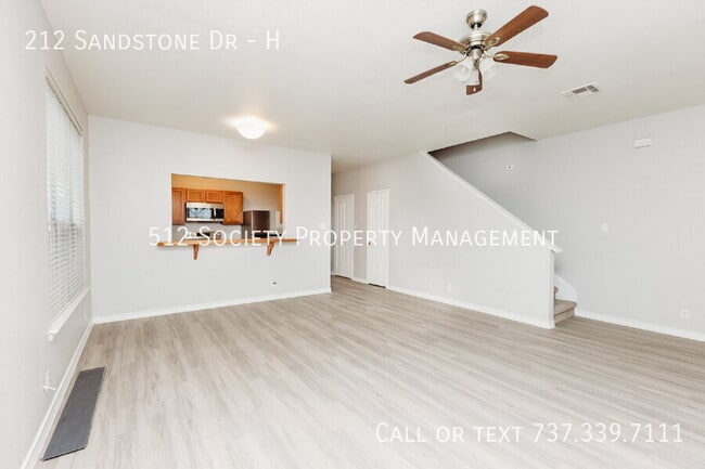 Building Photo - 212 Sandstone Dr