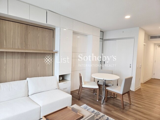 Building Photo - Aalii #1609 | Honolulu, HI