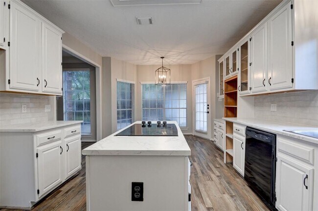Foto del edificio - 539 W North Hill Dr