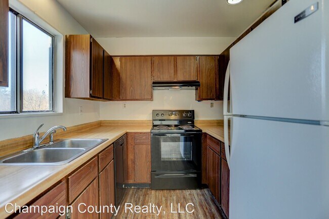Building Photo - 2 br, 1 bath House - 2003-F S. Mattis Ave.