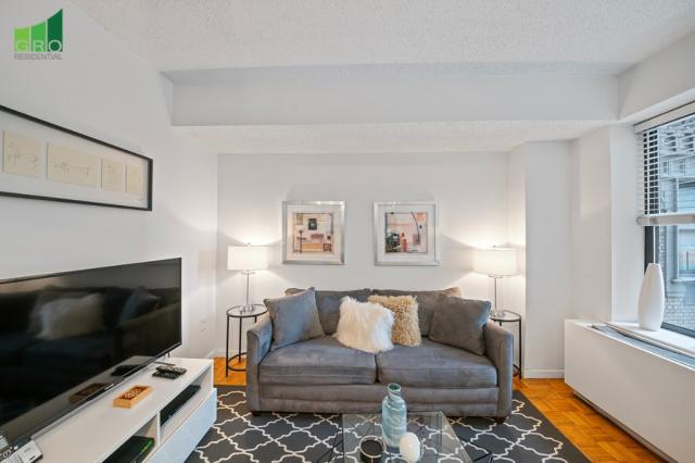 Foto principal - 1 bedroom in New York NY 10019