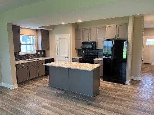 Foto del edificio - 8534 Kickapoo St