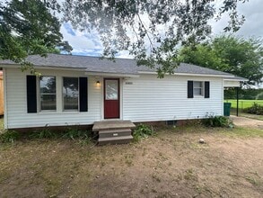 Building Photo - 144 Omaha Dr