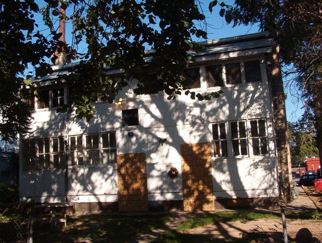 Building Photo - 1717 Race St